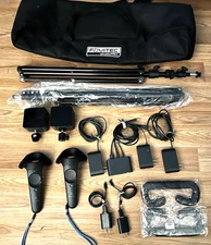 HTC Vive  Controllers, Tri pod Stand w/Base Stations, Cables, Face Pads👈🏼☚☚☚👀