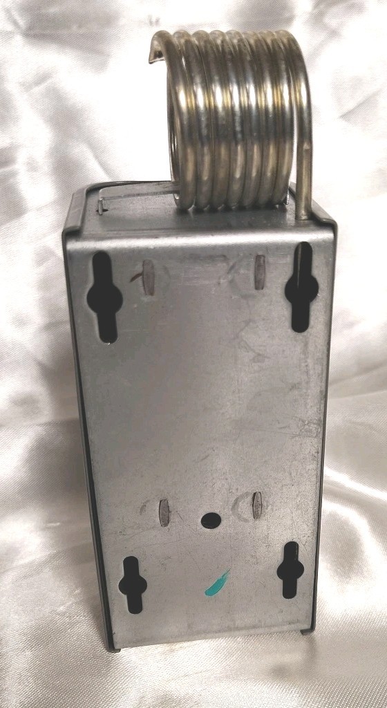 Tempro TP500 Line Voltage 30 to 110 Degree F Fixed Bulb Steel Housing SPDT