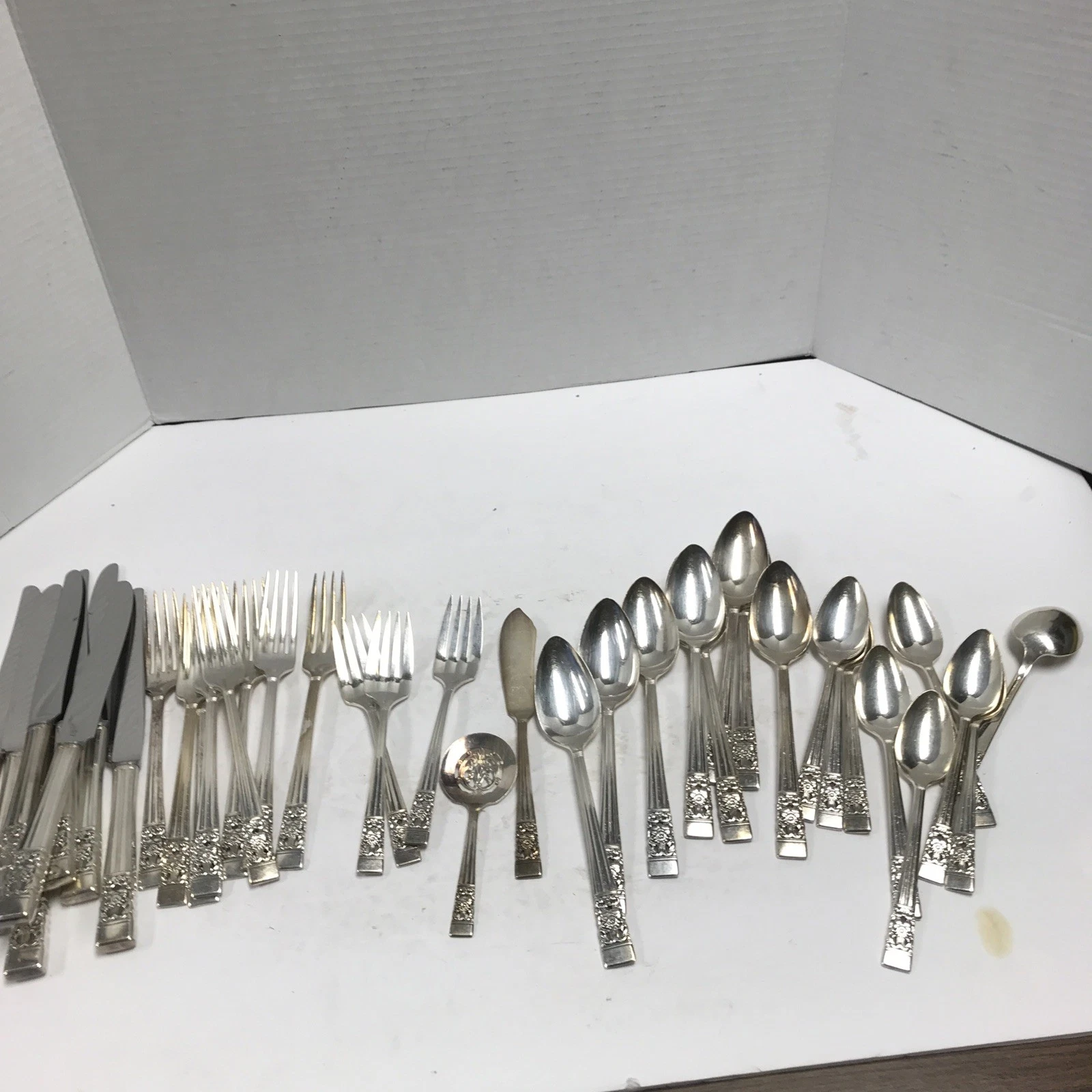 ( 38 ) lot - Oneida Community Stainless Coronation Glossy Flatware & Serving
