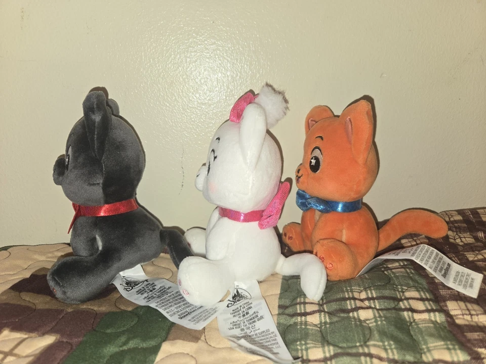 Disney Aristocats 55th Anniversary Wishables - MARIE BERLIOZ TOULOUSE SET w/ Box - Image 3 of 4