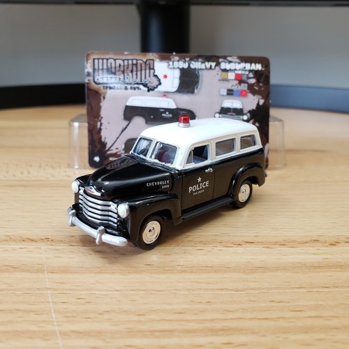 Johnny Lightning 1950 Chevy Suburban Oak Brook Police Working Class Diecast 1:64