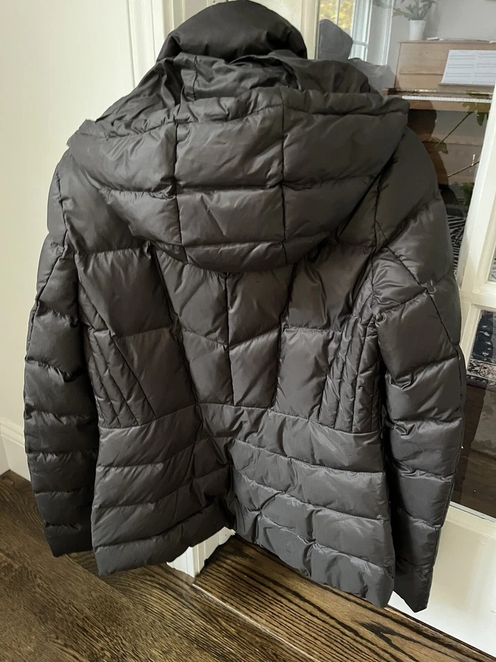 Abrigo acolchado corto Dawn Levy para mujer talla XS gris liso Foto 2 de 4