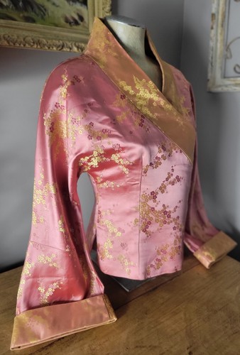 Prenda para el torso vintage bordada en seda asiática recortada manga campana M rosa kimono floral - Imagen 4 de 12