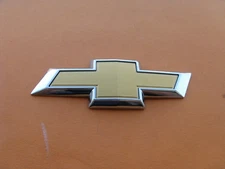 18 19 20 21 22 23 CHEVROLET EQUINOX REAR TRUNK LID EMBLEM LOGO BADGE SIGN A38221