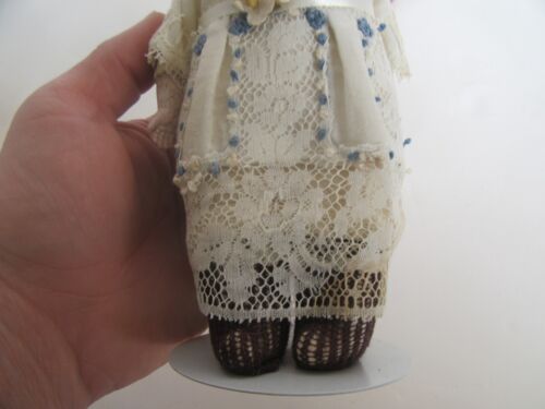Antique Small German Cabinet Sized Bisque Doll w/ Dome Display, #3200 (8") - Picture 15 of 24