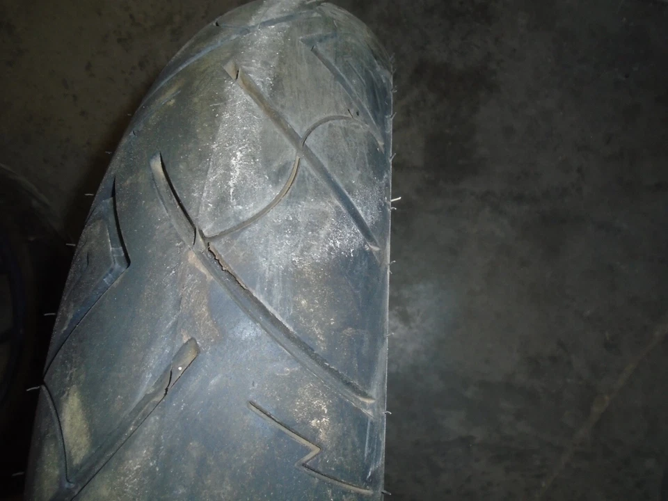 Llanta trasera Suzuki Marauder VZ800 VZ 800 1998 130/90/B16 16" 1999 Foto 3 de 4