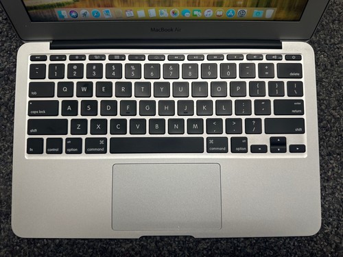 2015 Apple MacBook Air 11" Core i5 1.6GHz - Choose Specs - Screen Scratch - Afbeelding 6 van 10