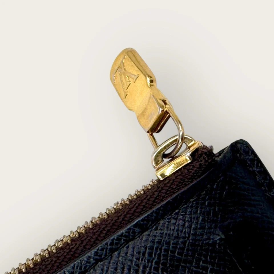 Estuche para tarjetas LOUIS VUITTON LV GHW recto verso M69431 monograma marrón y negro Foto 3 de 4