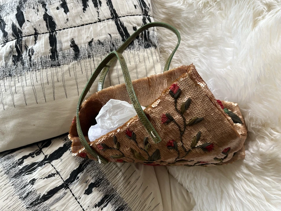 Bolso de mano clutch valentino garavani hecho a mano con lentejuelas bordado gasa app Foto 4 de 4