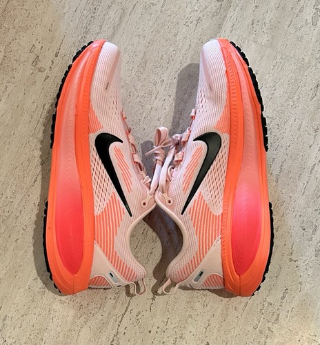 Nike Vomero 18 Atmosphere Black Bright Crimson Donna 7 Nuove con scatola *LEGGI - Foto 6 di 15