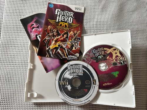 Guitar Hero III Legends of Rock Guitar Hero Aerosmith Dual Pack (Nintendo Wii) - Picture 2 of 3