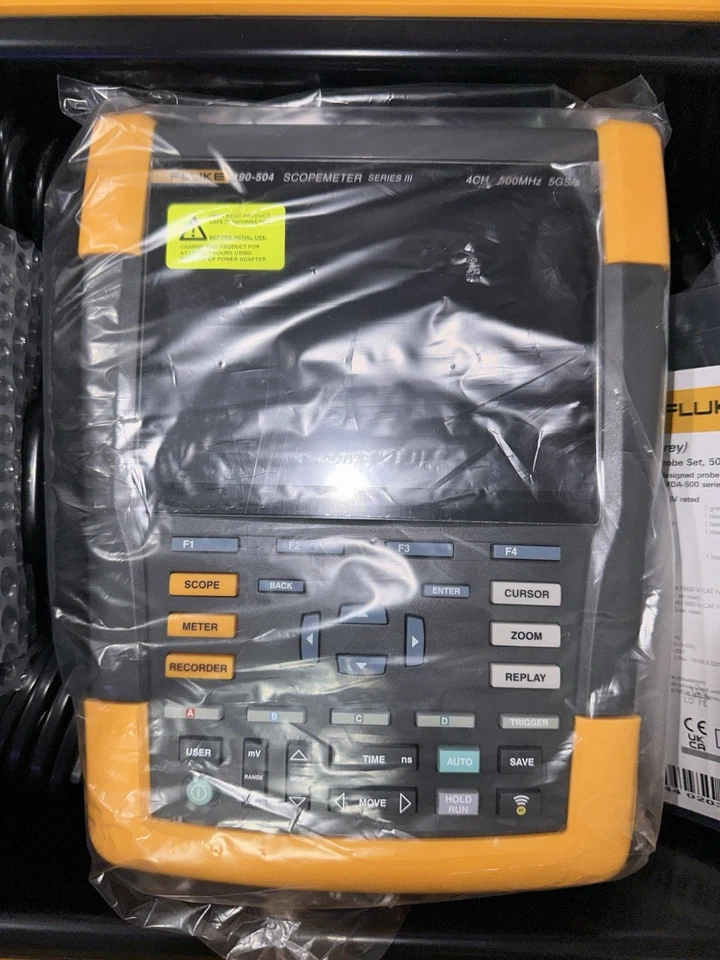 Fluke 190-504 Scopemeter Series III Kit - Image 2 of 4