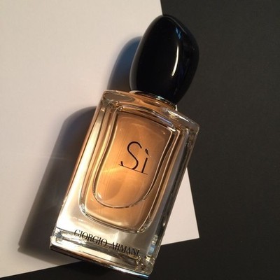 Si by Giorgio Armani Women's Fragrances Eau De Parfum Spray 3.4OZ New Sealed