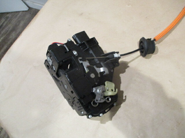 Lamborghini Gallardo - RH Door Lock With Cable - P/N 401837016