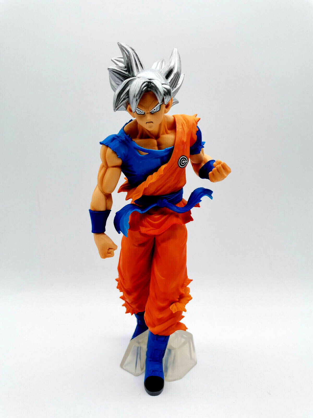 Figurine - DRAGON BALL SUPER - Ultra Instinct Goku - Figurine