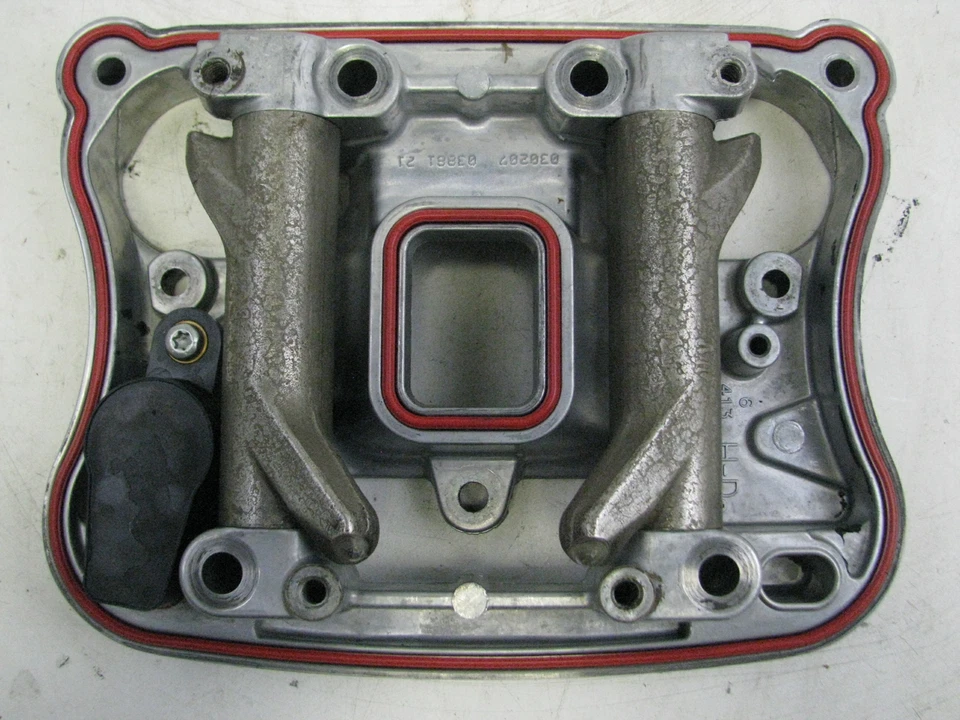 2007 Harley-Davidson Sportster 883 1200 XLH FRONT Rocker Box Cover Rocker Arm XL - Image 4 of 4