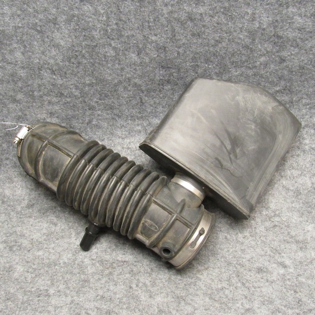 20052007 Ford Freestyle 3.0 Air Intake Tube w/ Resonator OEM 38727 eBay