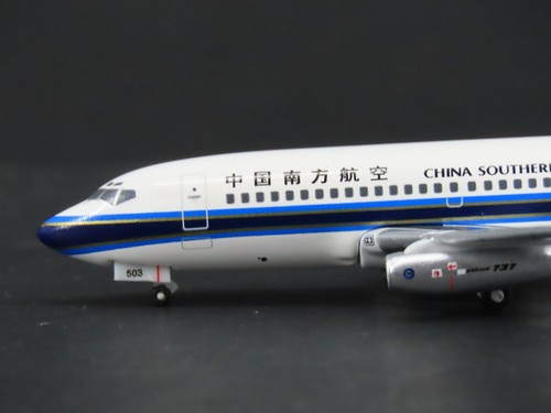 1:400 Scale Aero Classics Die-Cast China Southern Boeing 737 Airliner - Picture 2 of 14