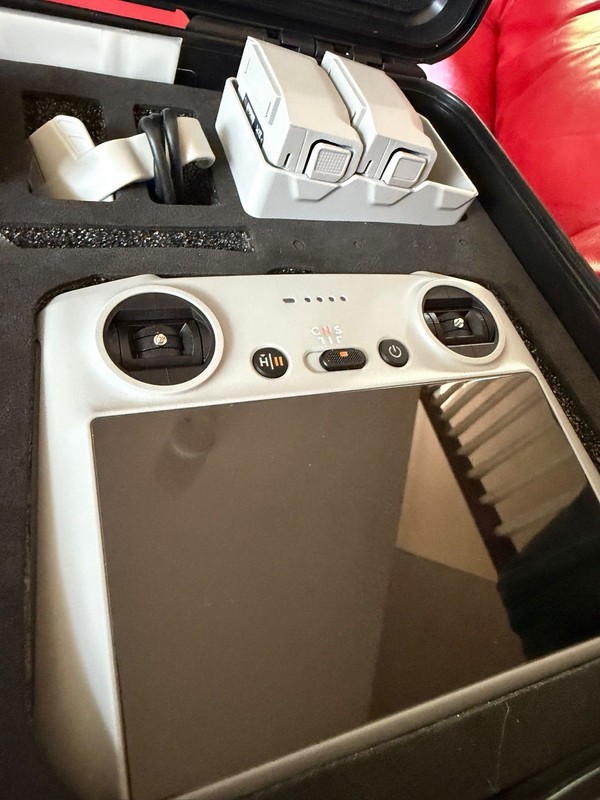 DJI Mini 3 Drone with LCD screen - Excellent condition
