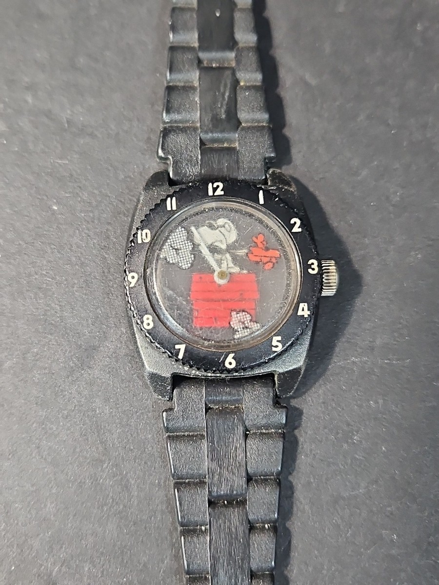 【海外ヴィンテージ】海外購入　スヌーピー スウィング掛時計 Snoopy and the Red Barron Flying Ace 1965 hand wind Wristwatch