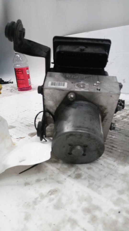 Used ABS Pump and Motor Assembly fits: 2015 Volkswagen Tiguan Assembly Grade A — 第 2/4 张图片