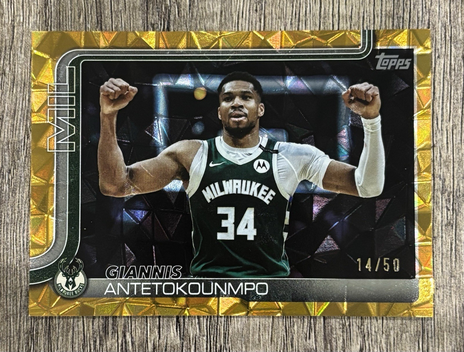 2025-26 Topps Basketball Giannis Antetokounmpo GOLD FOIL DIAMANTE #54 /50