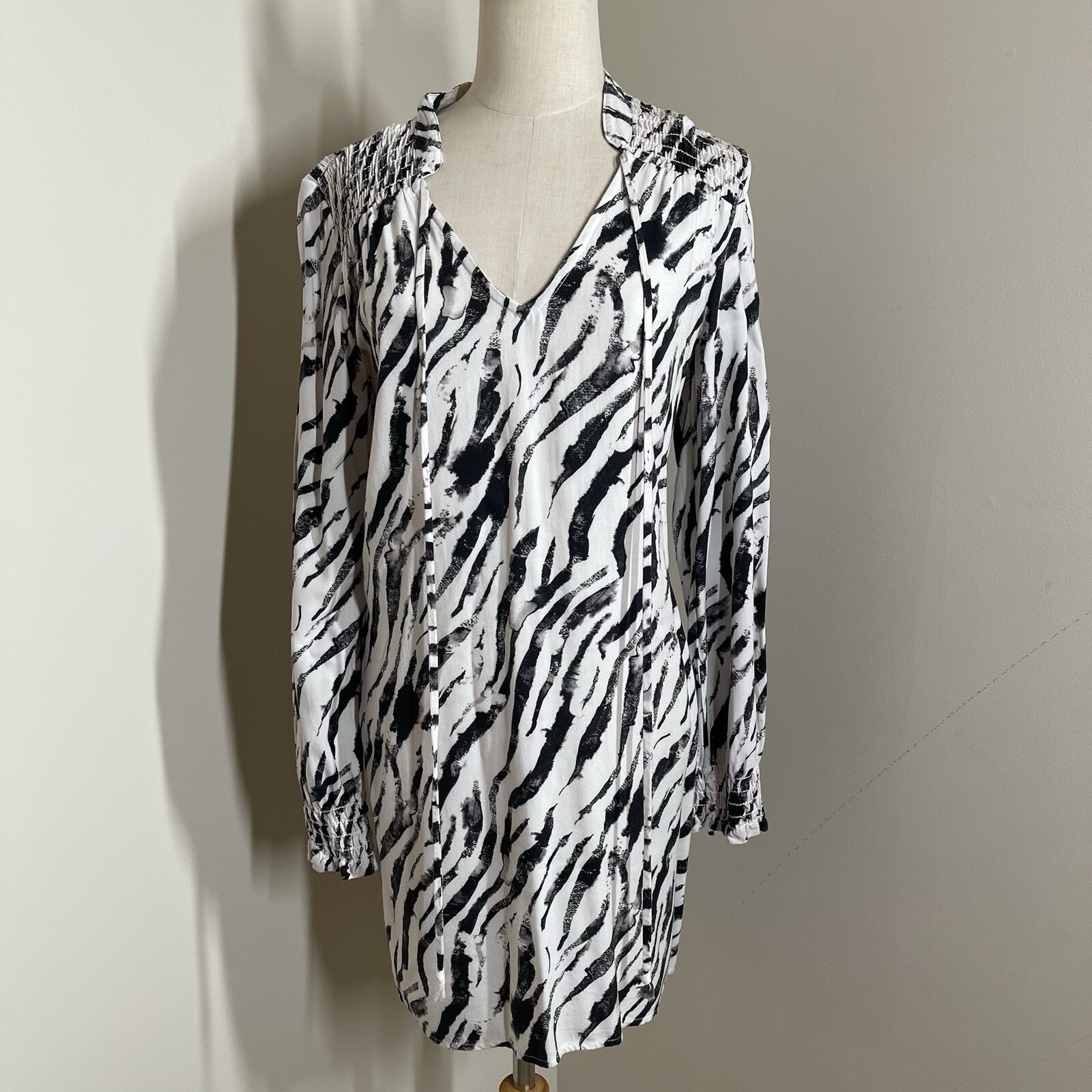 Bella Dahl Black & White Boho Smocked Long Sleeve Shift Dress - Size S