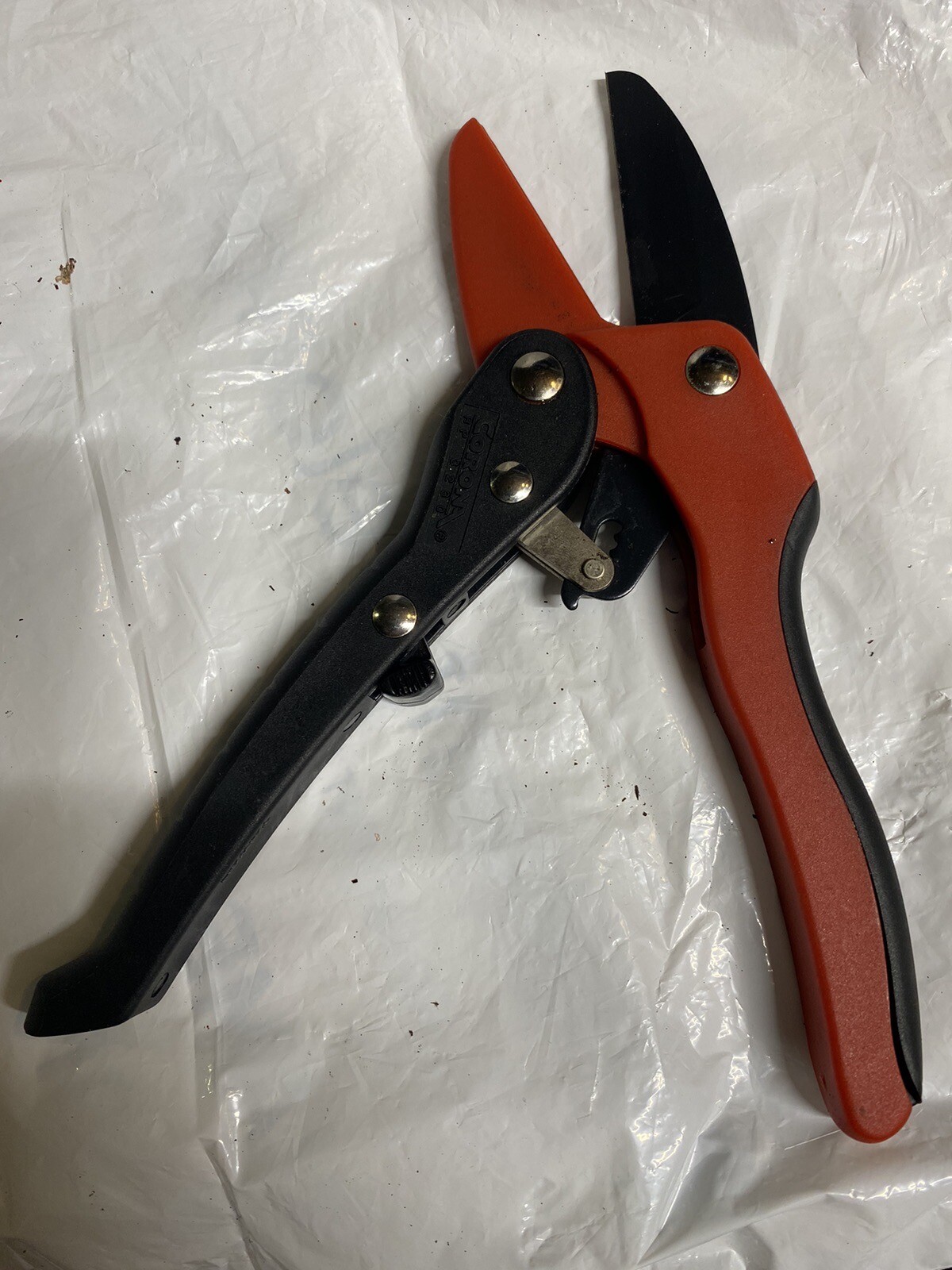 New Never Used Corona Hand RP 3230 Ratcheting Pruner, 3/4Inch Cut. BOX