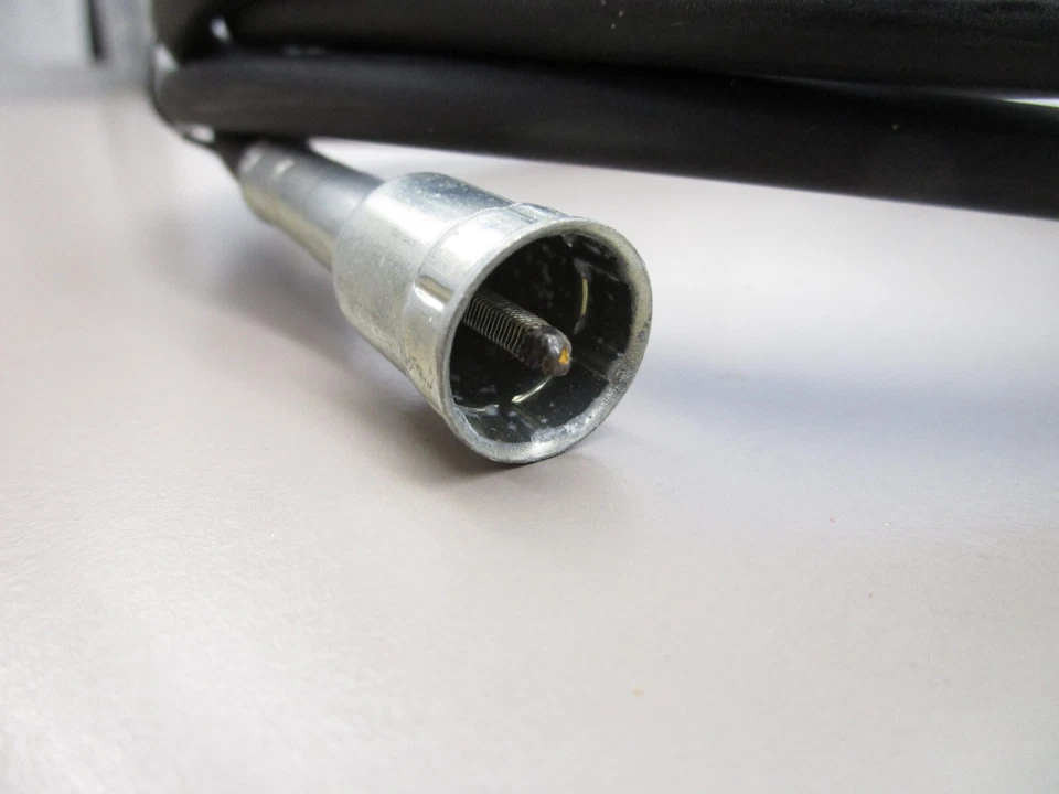 Cable velocímetro Raybestos 48572 GM conexión rápida tuerca 7/8"-18 120" longitud Foto 3 de 4