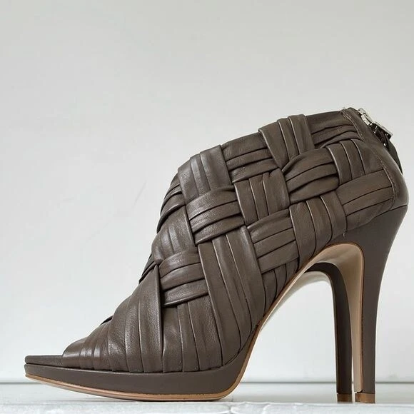 Botines Boutique 9 Ashoe de cuero tejido con jaula para mujer 8,5 M color topo punta abierta tacón alto Foto 4 de 4