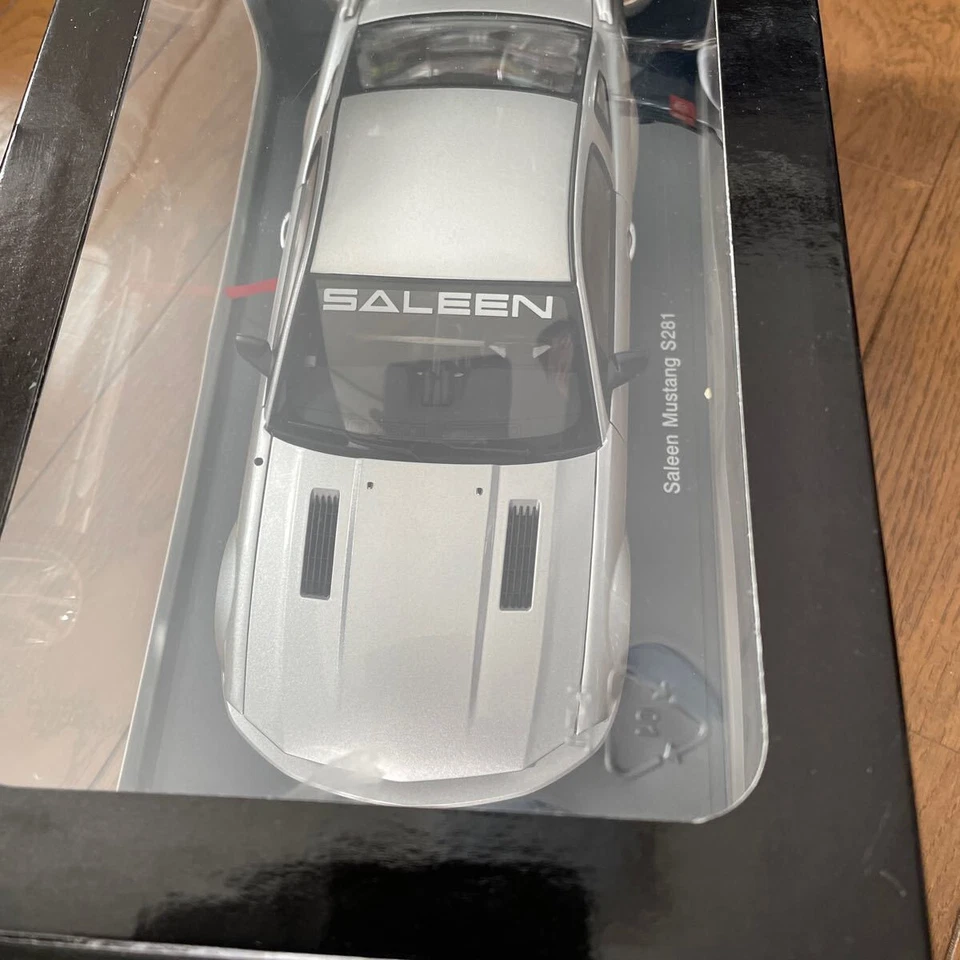 Saleen Mustang S281 AUTOart 1 18 Scale Diecast Model Car with Box Used - Image 2 of 4