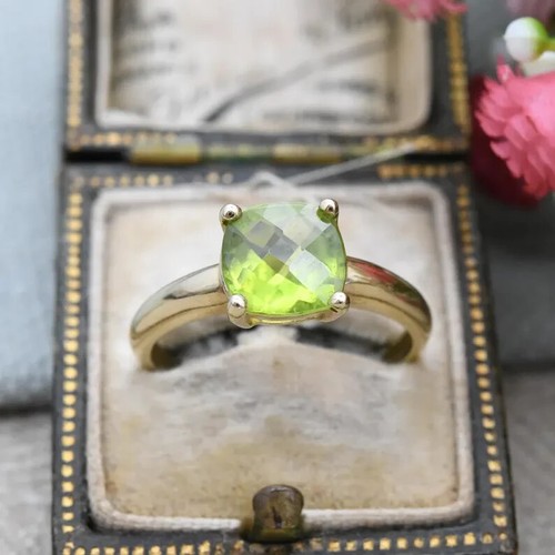 9ct Gold Peridot Solitaire Ring 2006 - Large Light Green Square Faceted Stone