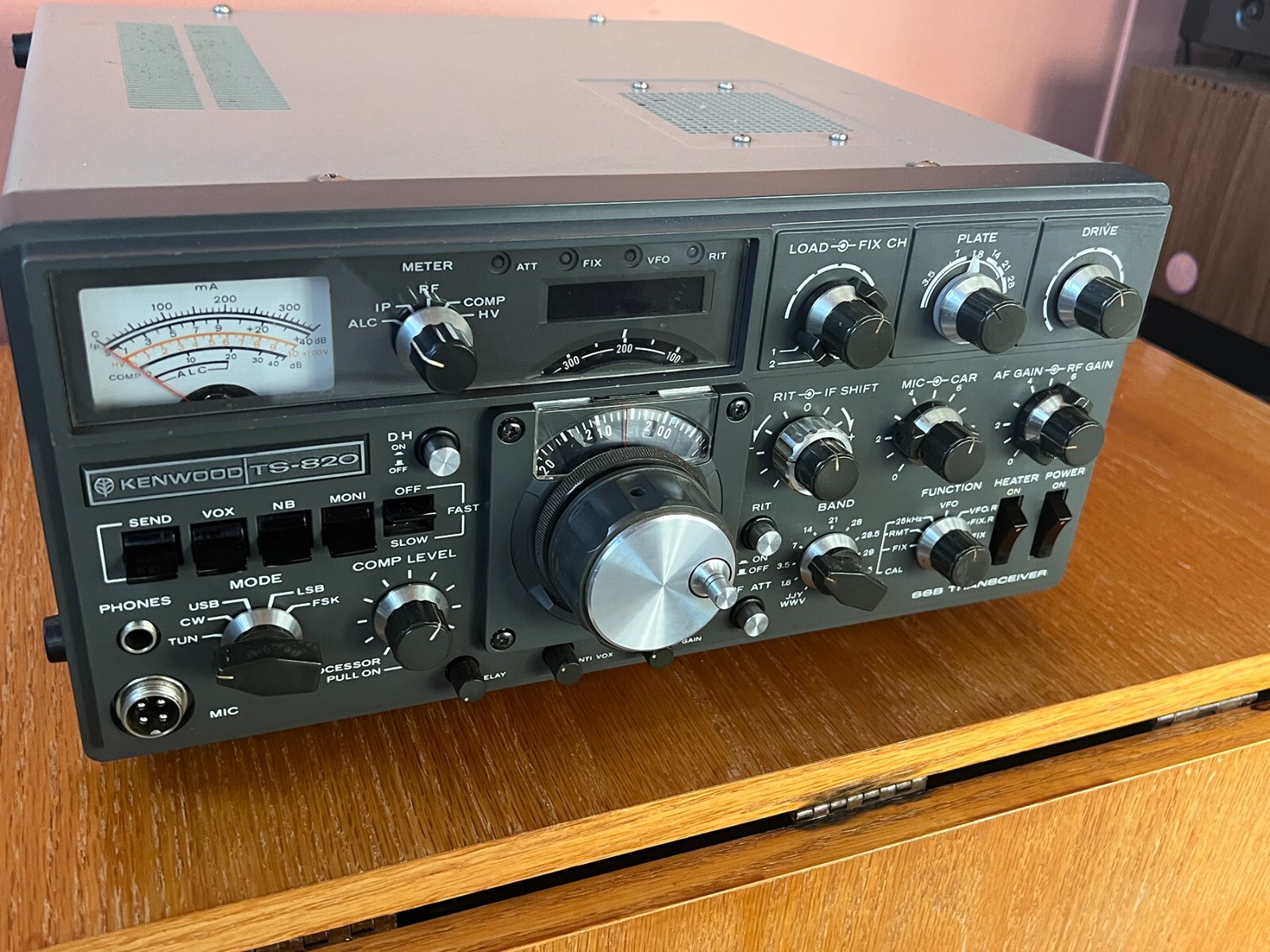 Beautiful TS820 Kenwood Ham Radio Transceiver 2 way radio