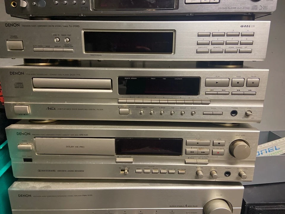 Hochwertige Denon Hi-Fi-Anlage mit Lautsprechern