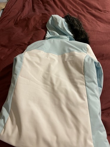Descente Fully Insulated White, Blue Women's Ski Jacket. Size 10 .$399 - Picture 10 of 17