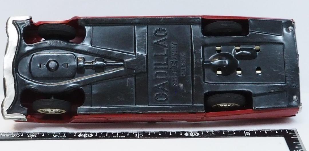 Bandaiya 60 Cadillac Convertible Large Red In Tin Toy Car No Bandaiya 60 Cadillac Convertible Large Red In Tin Toy Car No