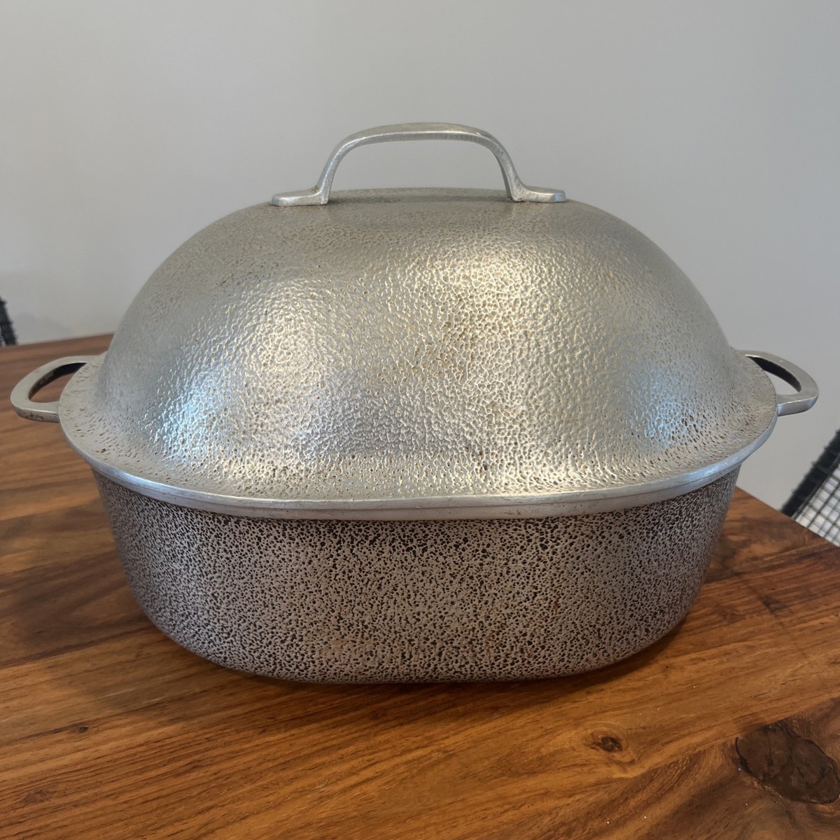 VTG Century Silver Seal Hammered Oval Pot Cast Aluminum Dutch Oven