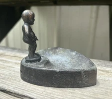 Vtg Brussels Cherub Boy Peeing Cast Iron Ashtray
