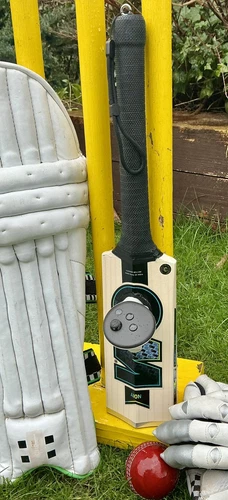 Gunn & Moore Aion VR IB Cricket bat For Meta Oculus Quest 3 & 3s Limited Edition - Imagen 2 de 13