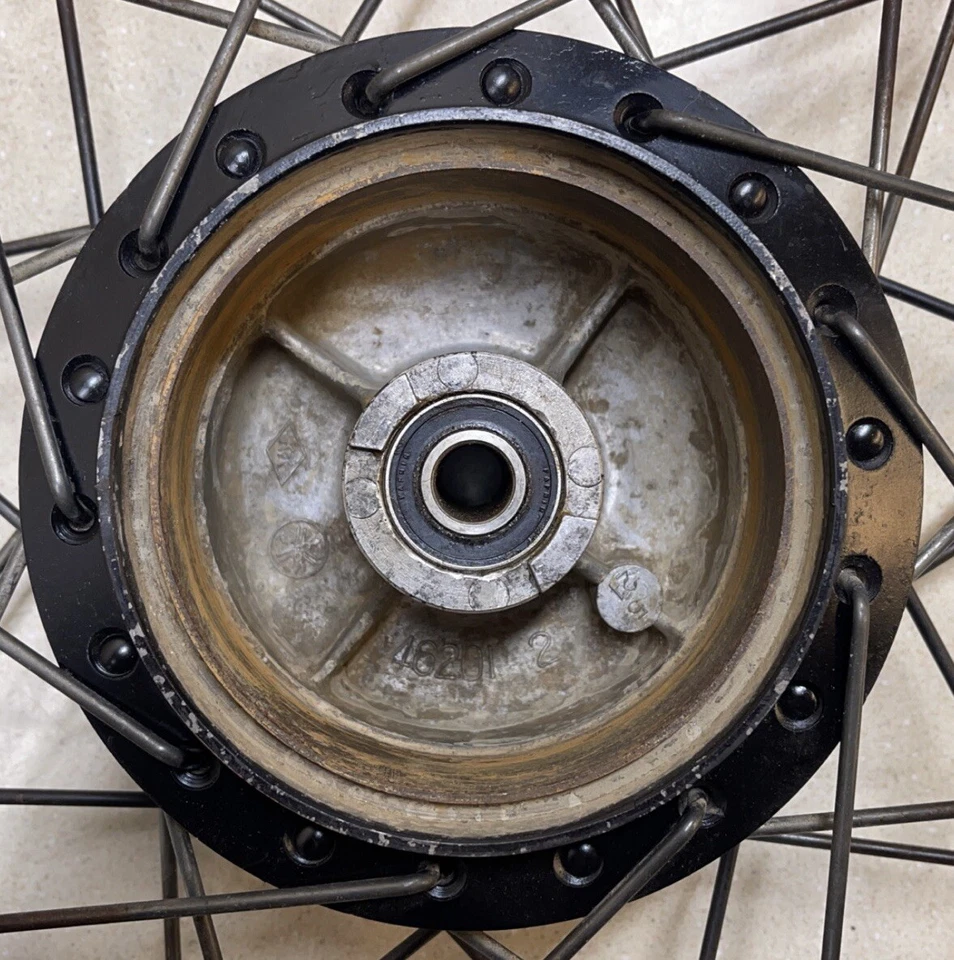 Rueda delantera Yamaha YZ80 “75” Foto 3 de 4