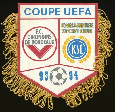 PETIT FANION 10*9 CM GIRONDINS BORDEAUX Vs SC.KARLSRUHER 8° UEFA CUP 1993-94 # 2 - Photo 1/2