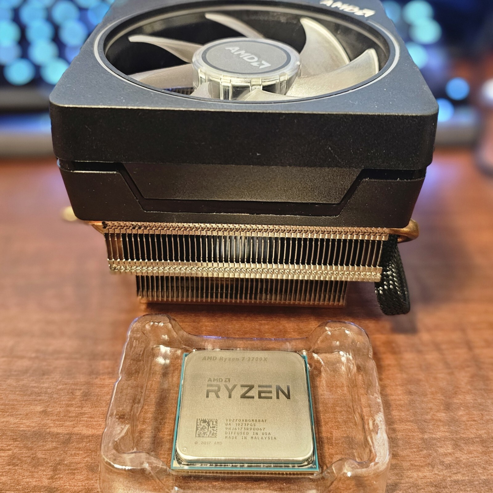 AMD Ryzen 7 2700X Processor w/ AMD Wraith Prism (3.7 GHz, 8 Core ...