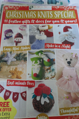 16 Seiten Strickheft mit 11 süßen Weihnachtsgeschenkmustern