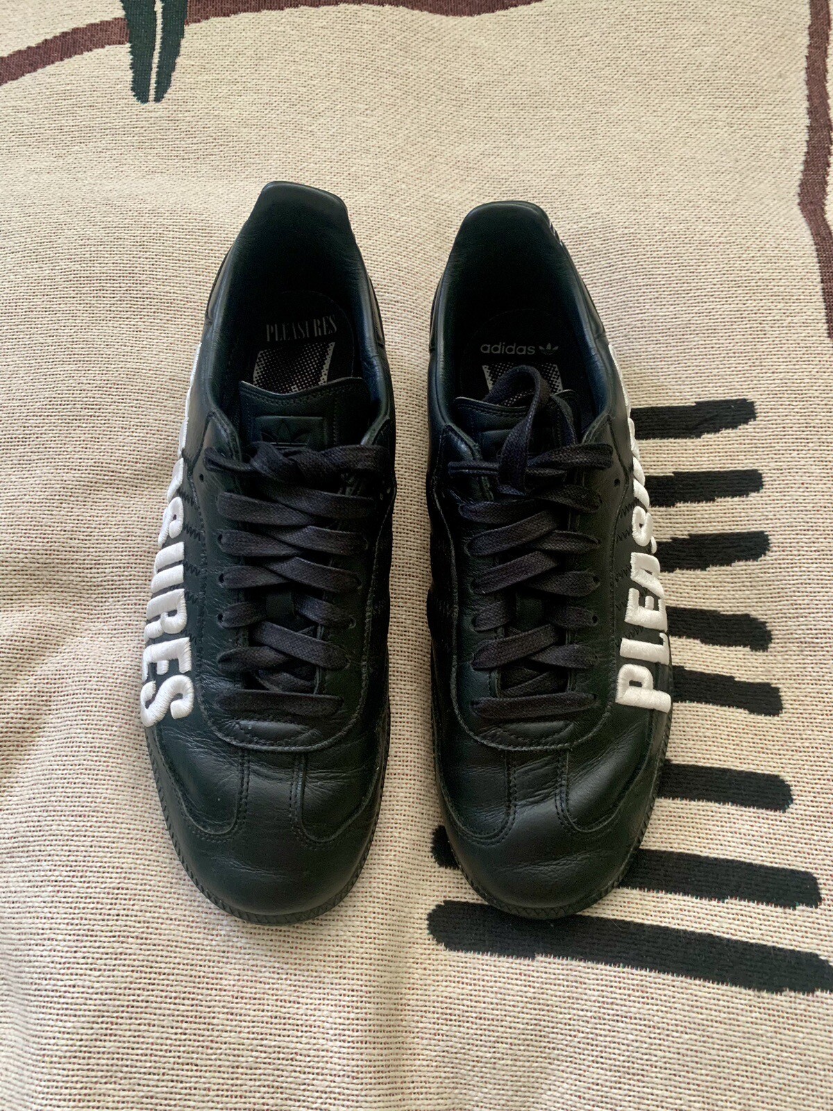 RARE Adidas Consortium X Pleasures Samba UK 10 image 5