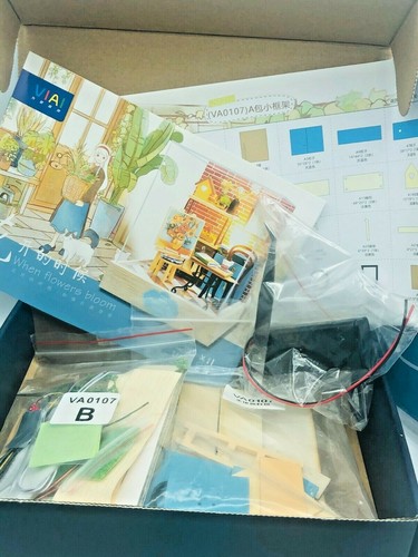 DIY Dollhouse LED Light Wooden 3D Miniature W Furniture ~CAFE CORNER~ New - Bild 8 von 12