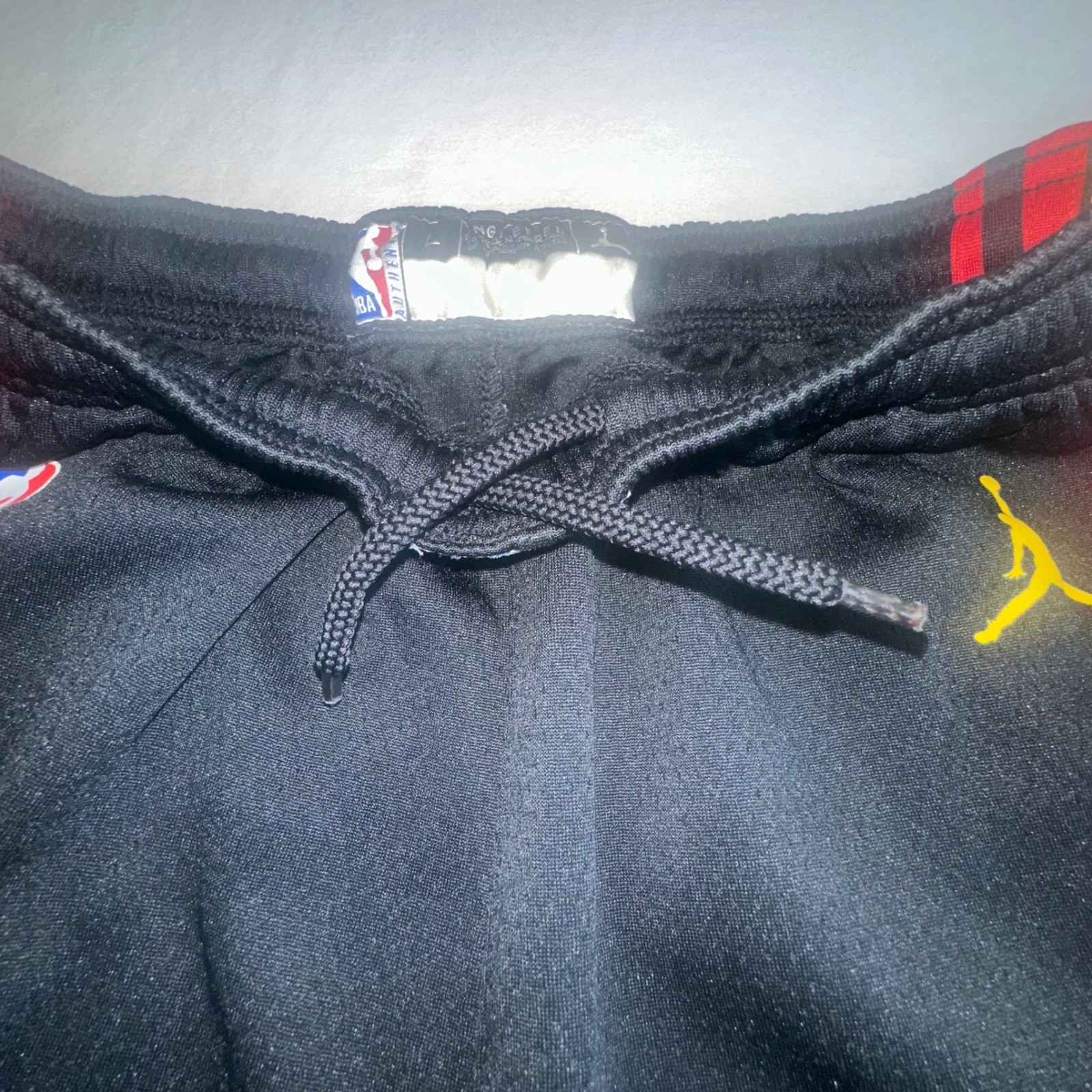 Jordan NBA Basketball Athletic Shorts Kids Atlanta Hawks Black Red Yellow Size L thumbnail 5