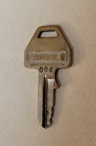 VINTAGE GM GMC CHEVROLET CADILLAC CONSOLE KEY # 004 OEM