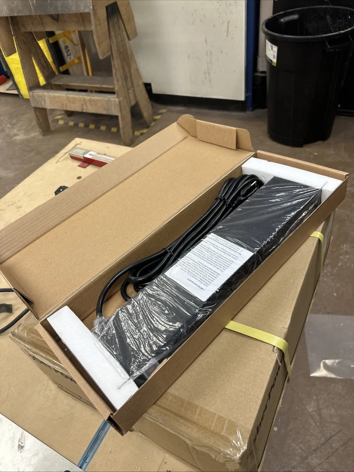 Case Of 6 - CyberPower CPS-1215RM Rackmount - Black - Image 4 of 4