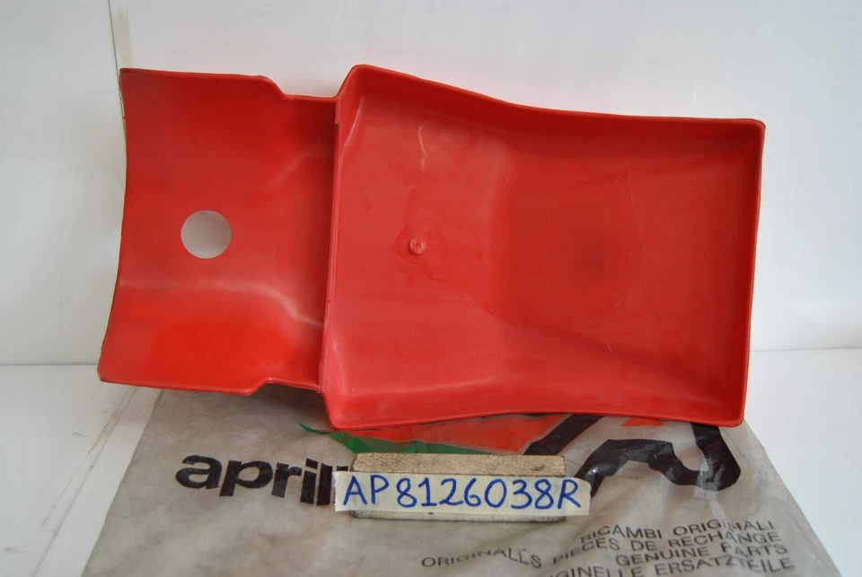 Guardabarros trasero rojo Aprilia Tuareg 125 86-87 ETX 350 1985 Foto 4 de 4