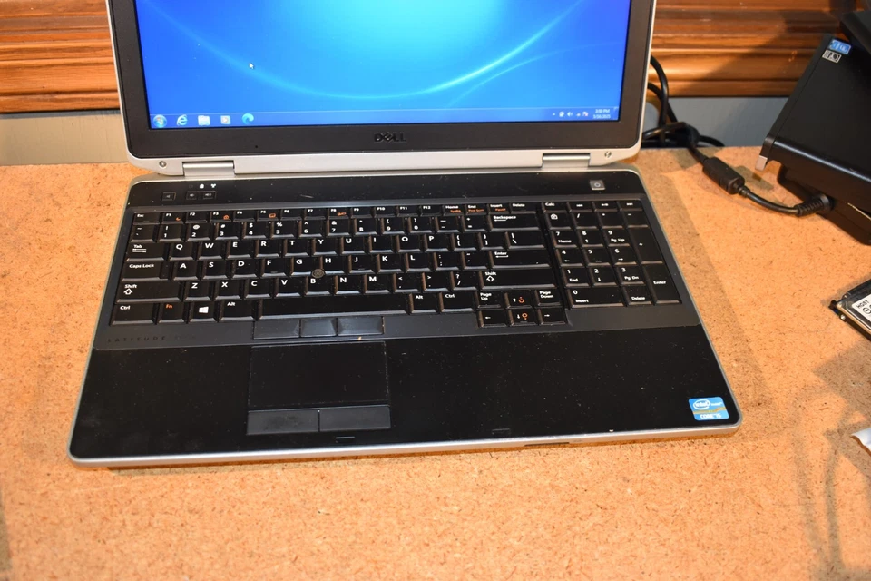 Dell Latitude E6530 Intel Core i5-3340M Windows 7 Pro SSD 32-bit NVidia 5200M - Image 3 of 4